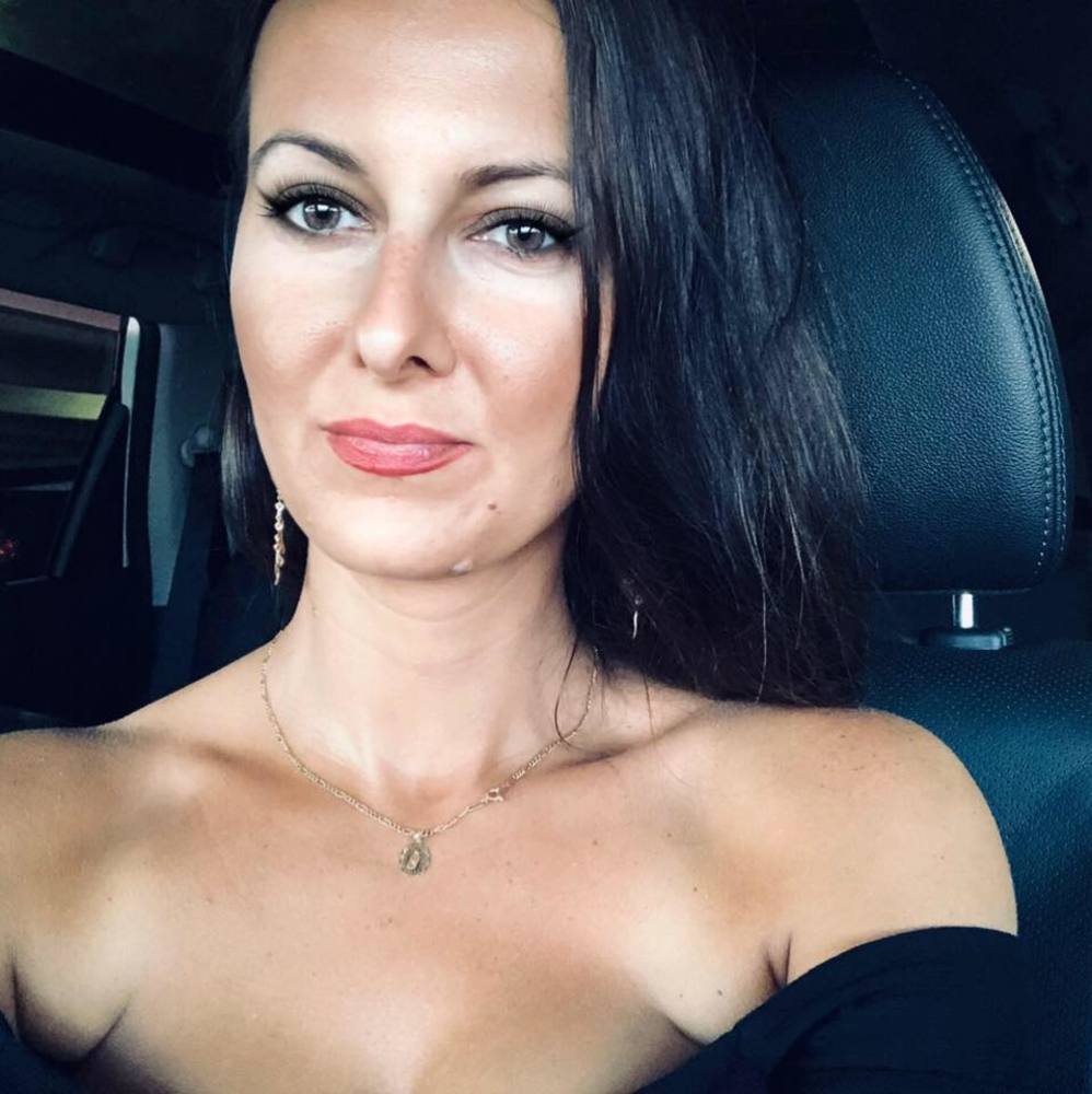 Meet your Posher, Victoria